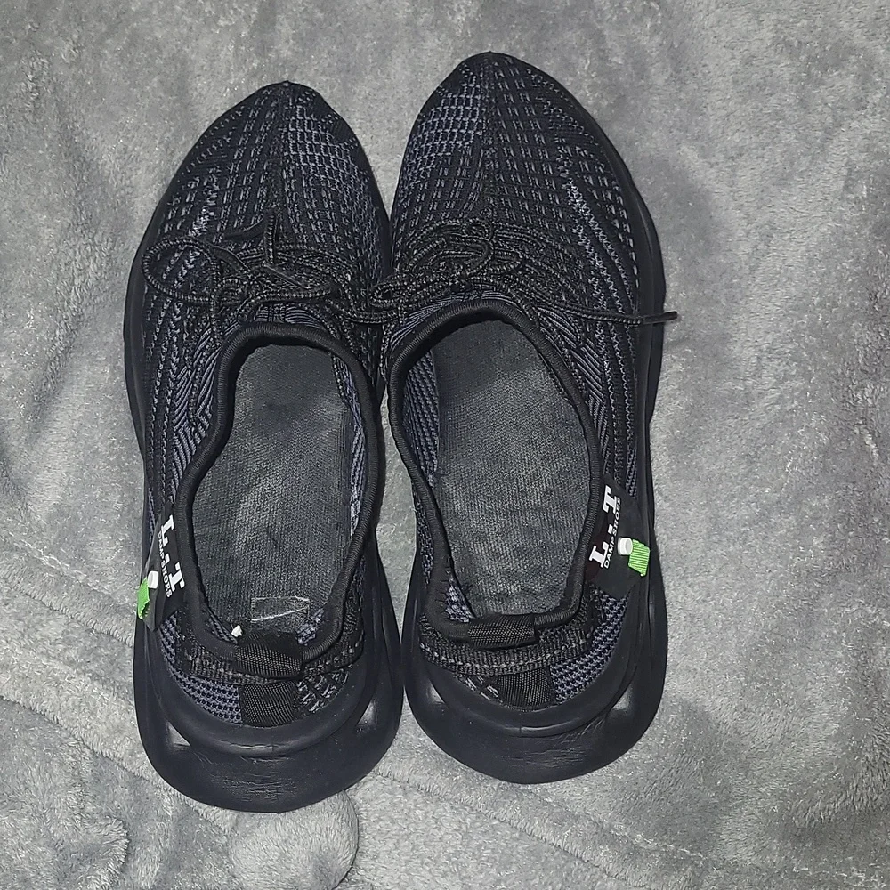 Shoes - Picture 6 of 6